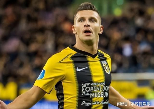 球员更多上 球员更多上